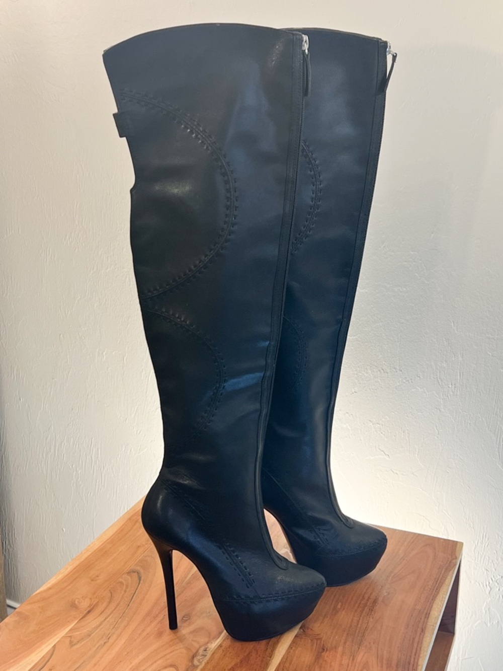 Bebe Moss over-the-knee black Stitched boots, Size 6